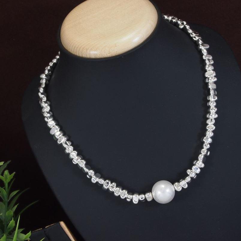 Silver Metal Pearl Pendent Necklace