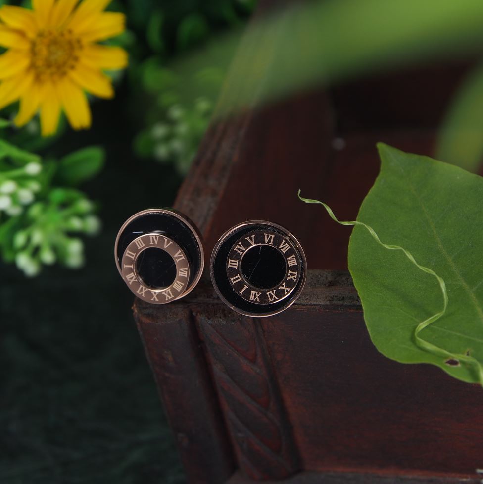Stainless Steel Rosegold Plated Roman Numerals Inlaid Black Disc Stud Earring