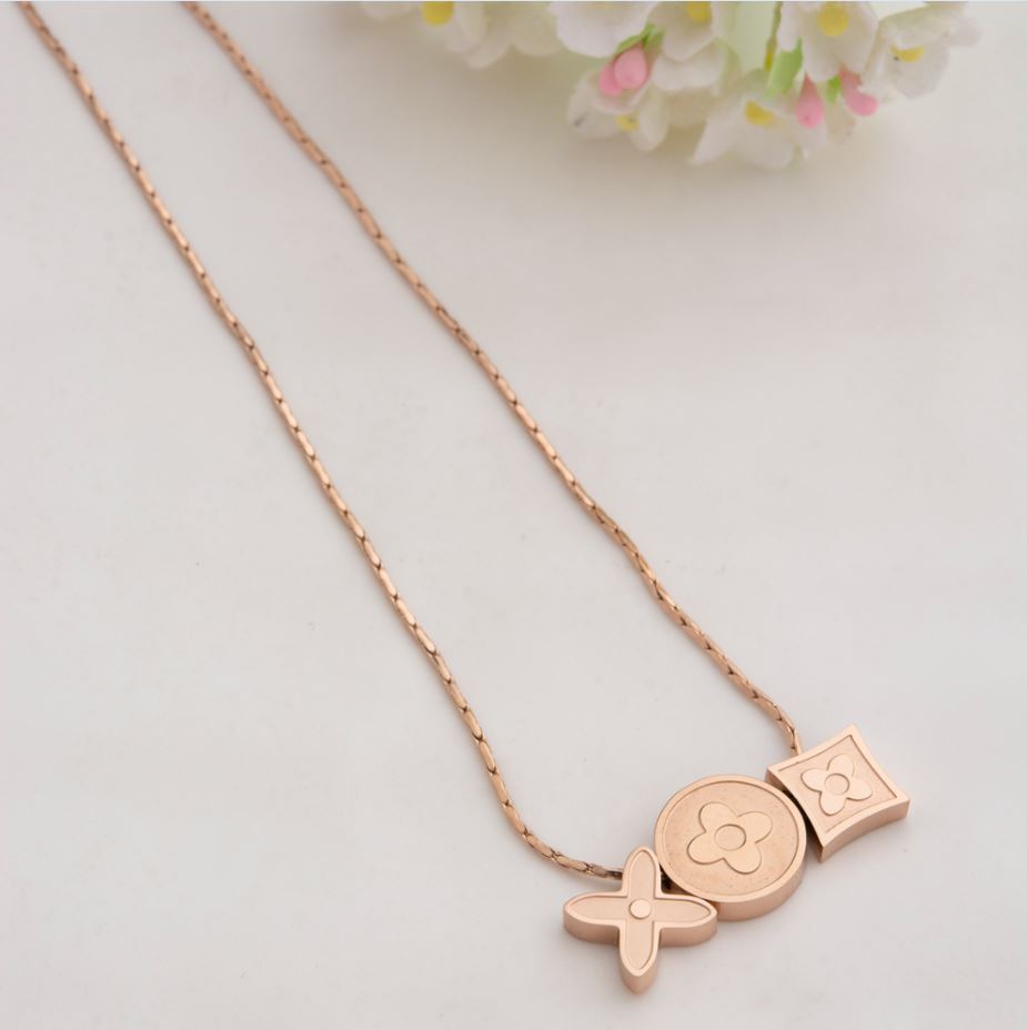 Stainless Steel Rose Gold Plated Chain With Clover Charm Pendent Necklace- NK 1799