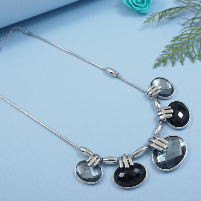 Oval Crystal Pendent Chain Necklace