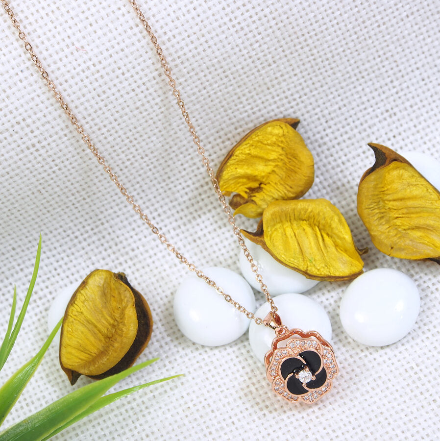 Stainless Steel Gold/Rosegold Plated Floral Spinning Pendent Necklace