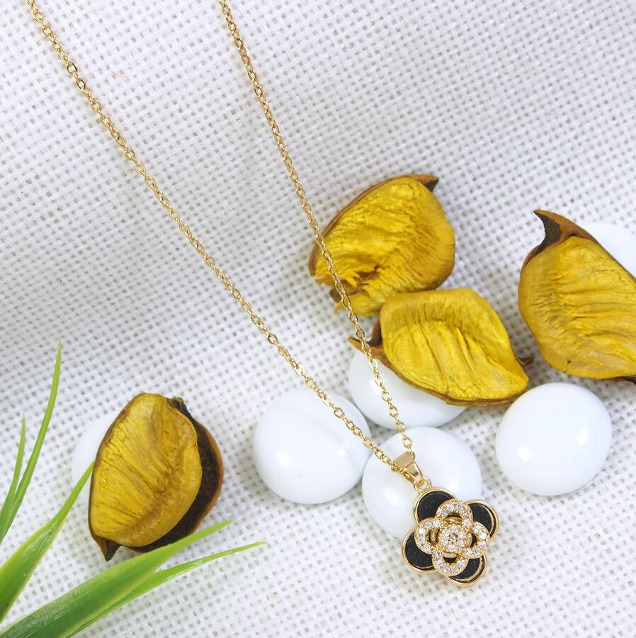 Stainless Steel Gold/Rosegold Plated Four Leaf Clover Spinning Pendent Necklace