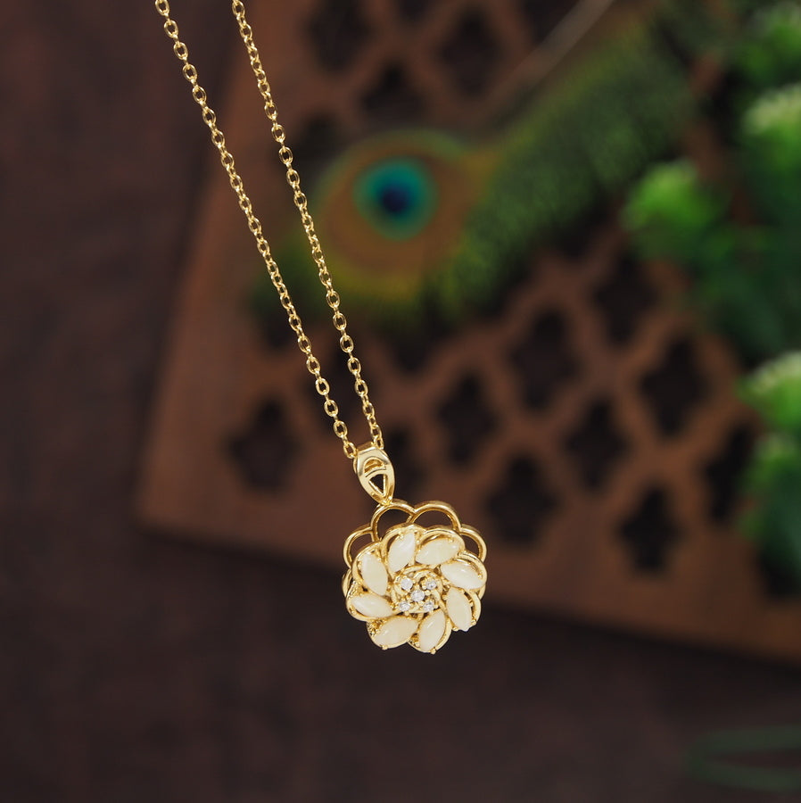 Stainless Steel Gold/Rosegold Plated Pearl Floral Spinning Pendent Necklace