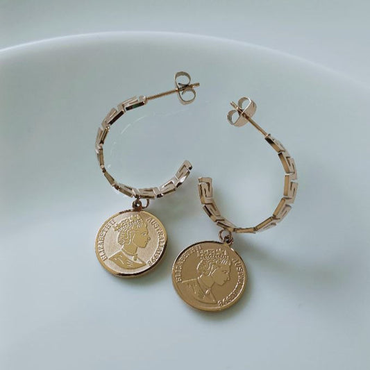 Stainless Steel Silver/Rosegold Plated Queen Elizabeth Portrait Hoops Earring